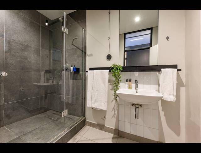 1 BEDROOM APARTMENT FOR SALE IN SANDOWN